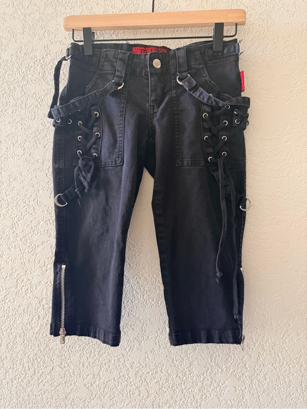 TRIPP NYC Vintage Capri Black Goth Punk Buckles Pockets Bondage Pants Women Sz 5